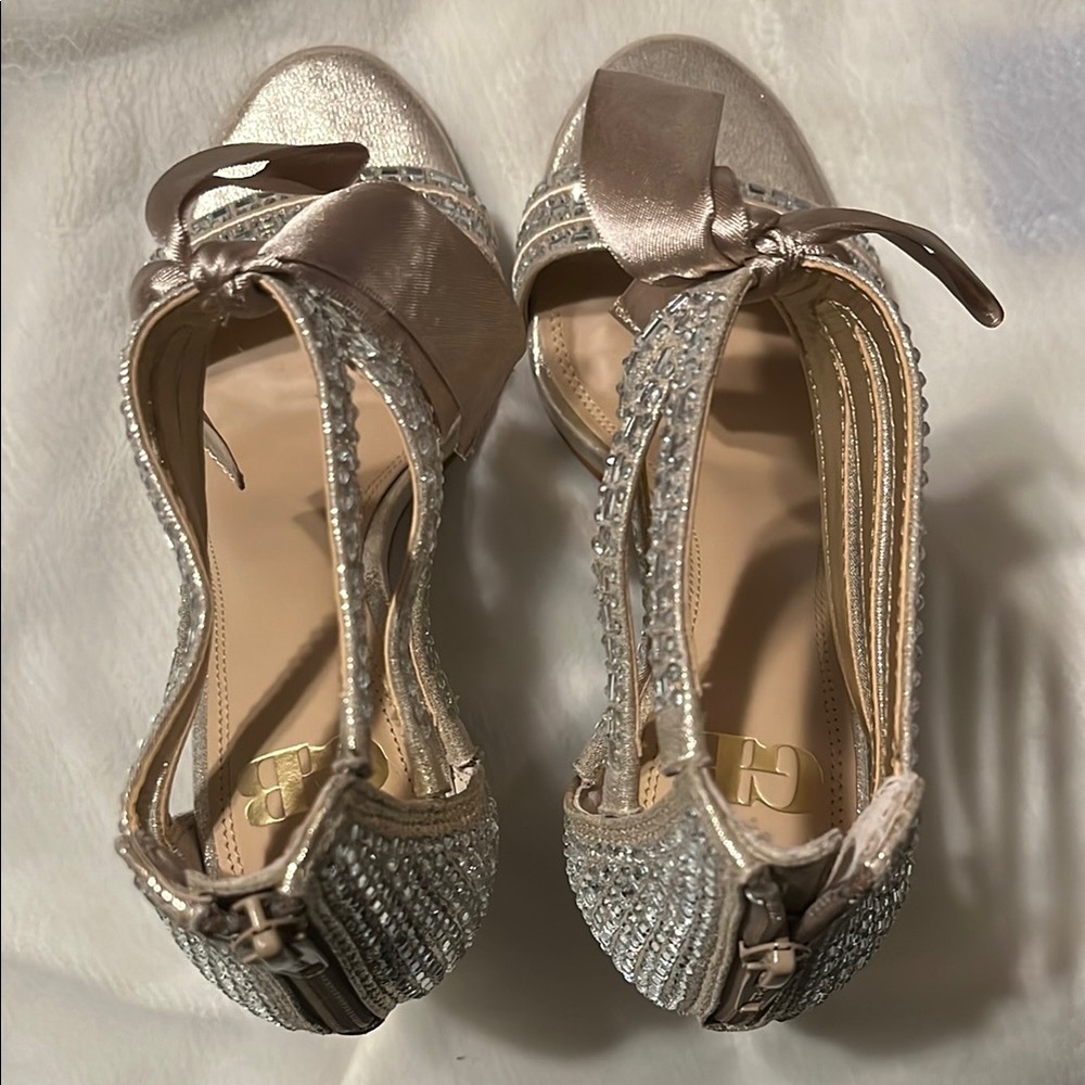 GB Gianni Bini  prom and Gold Heels with Rhinestone Bow Straps. - Picture 8 of 12
